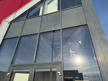 Before and after treatment with renovation coating gloss
